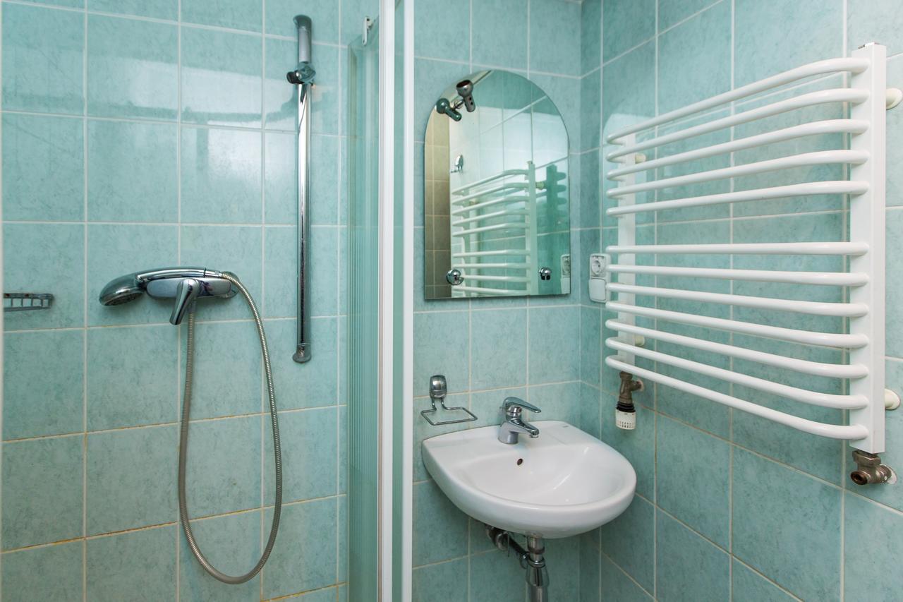 Luxury Central Two Bedroom Apartment Львов Экстерьер фото