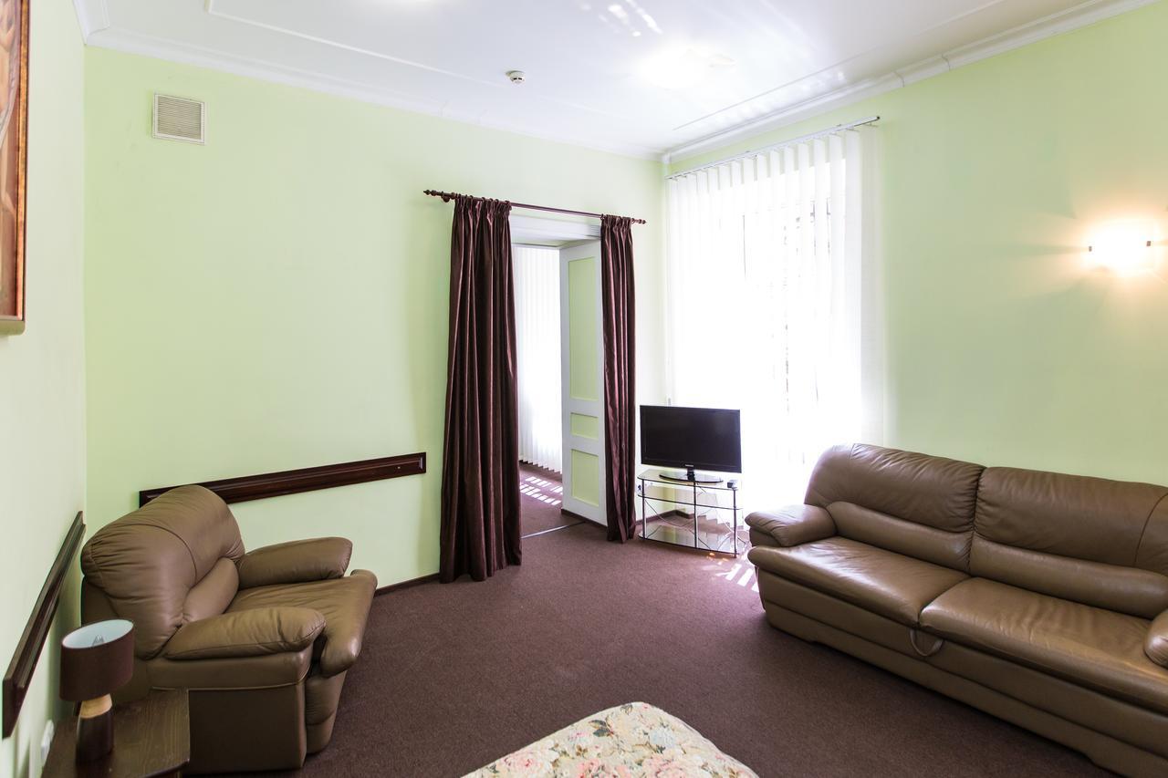 Luxury Central Two Bedroom Apartment Львов Экстерьер фото