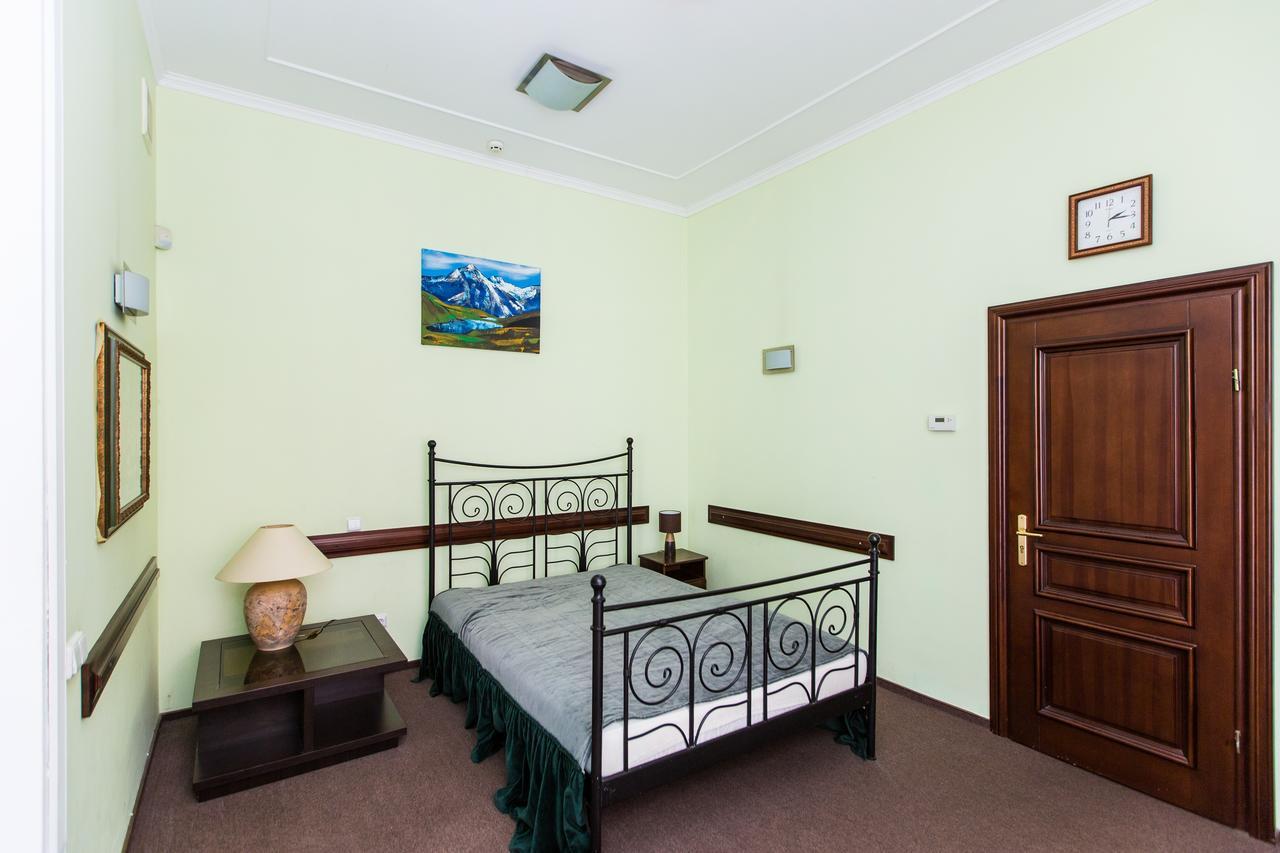 Luxury Central Two Bedroom Apartment Львов Экстерьер фото